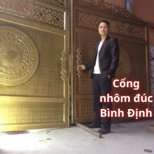 Cổng nhôm đúc chùa Bình Định